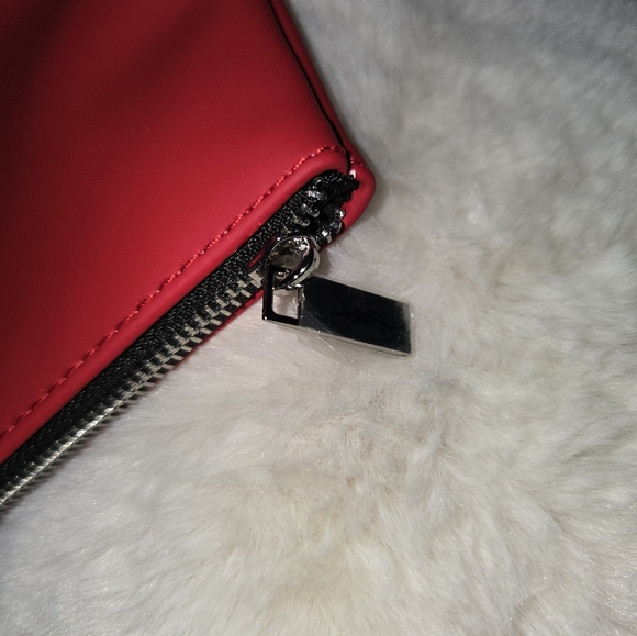 Yves Saint Laurent Cosmetic Bag - Picture 5 of 10